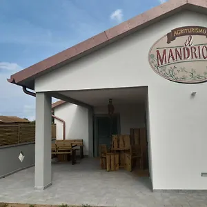 il-mandriolo.it-tuscanyhotel.com/